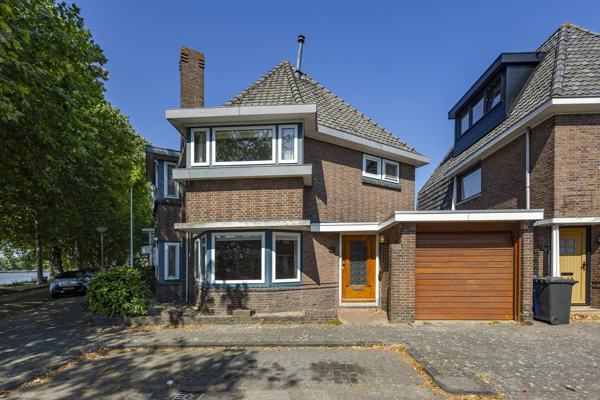 Vrijstaande woning te koop: Oosterstraat 11, Sliedrecht