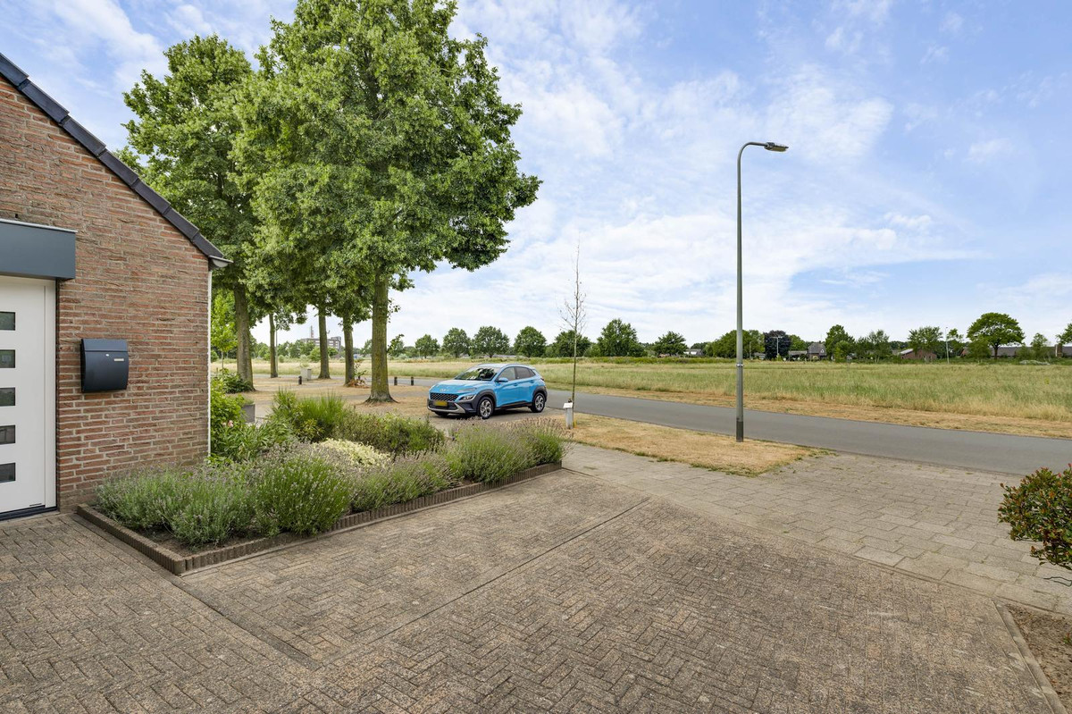 Tussenwoning te koop: Florastraat 140, Nederweert