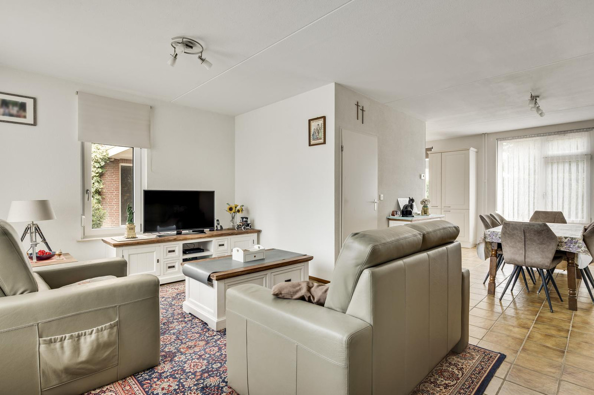 Tussenwoning te koop: Florastraat 140, Nederweert