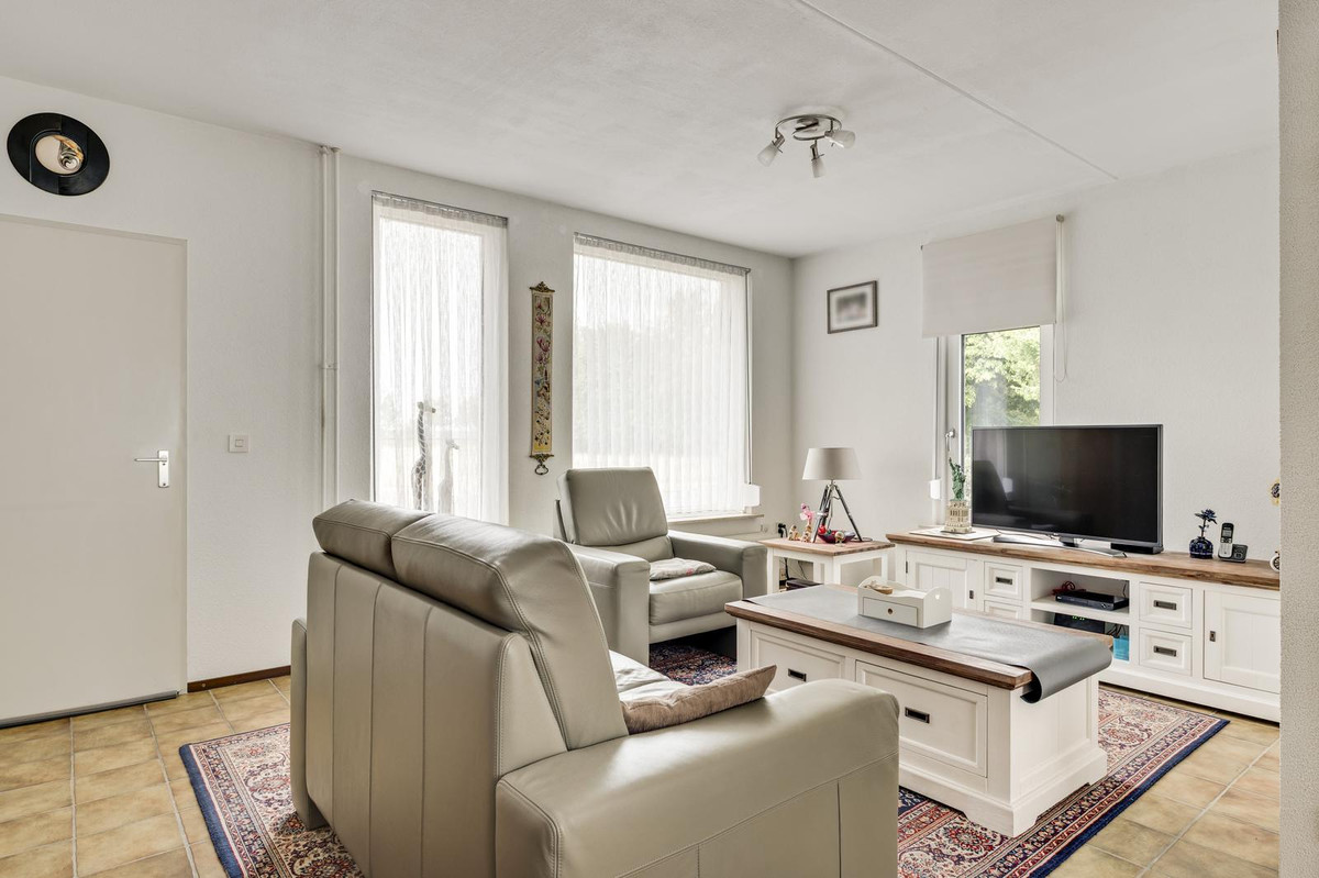 Tussenwoning te koop: Florastraat 140, Nederweert