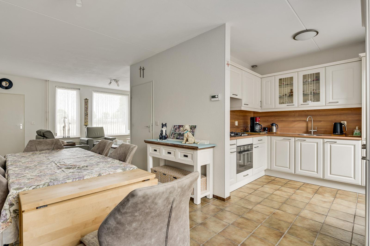 Tussenwoning te koop: Florastraat 140, Nederweert