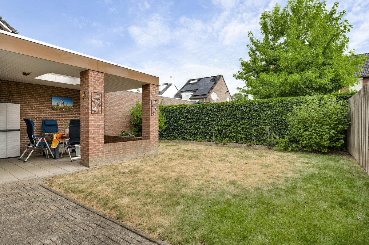 Tussenwoning te koop: Florastraat 140, Nederweert