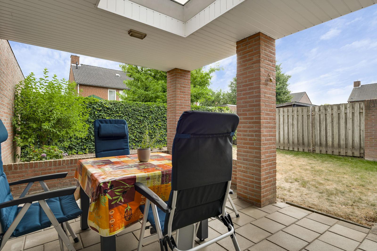 Tussenwoning te koop: Florastraat 140, Nederweert