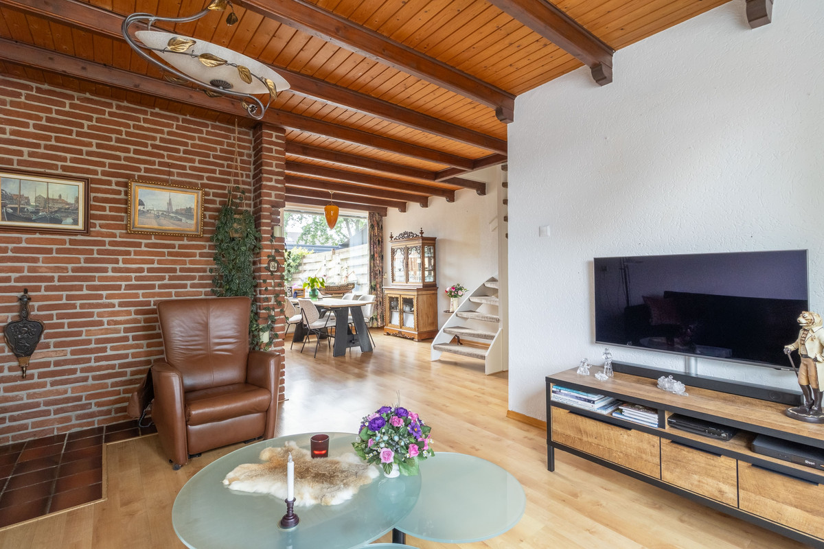 Tussenwoning te koop: Beethovenlaan 14, Bunschoten-Spakenburg