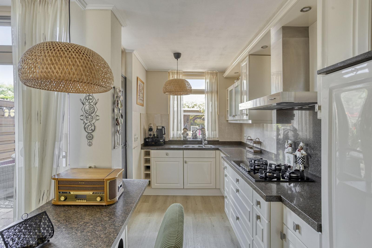 Tussenwoning te koop: Kruidhof 14, Bergen Op Zoom