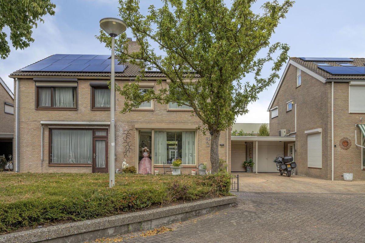 Tussenwoning te koop: Kruidhof 14, Bergen Op Zoom