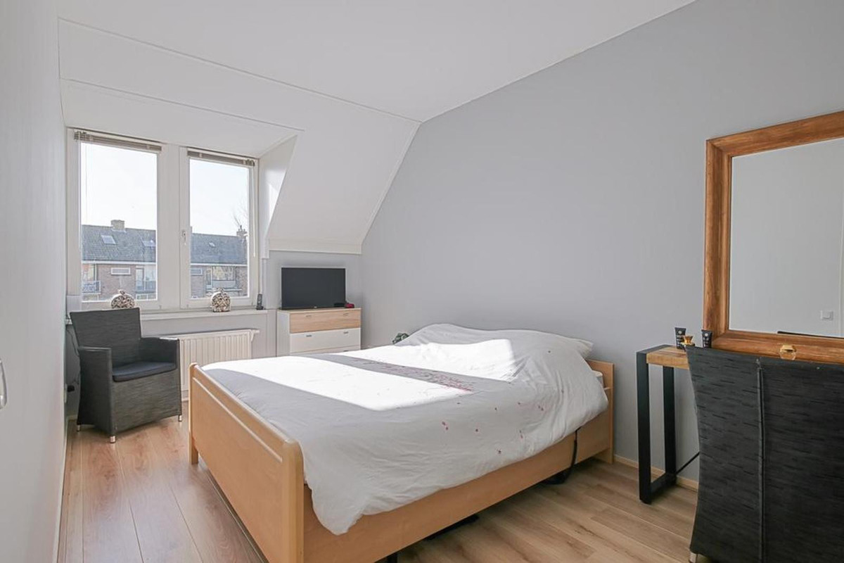 Tussenwoning te huur: Duinhof 10, Den Helder