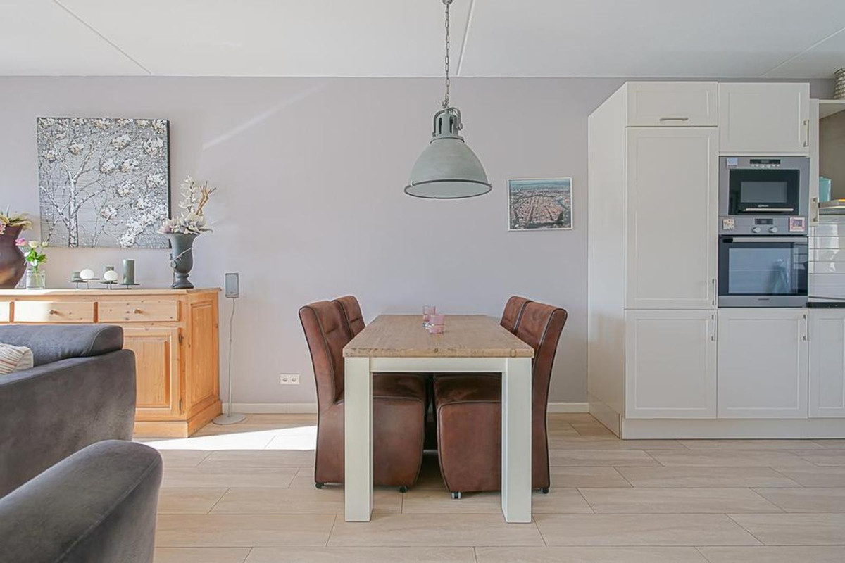 Tussenwoning te huur: Duinhof 10, Den Helder