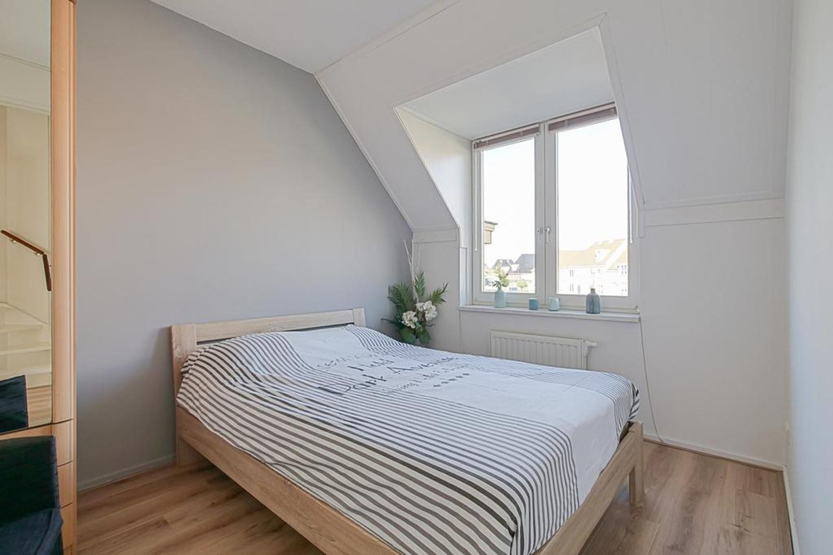 Tussenwoning te huur: Duinhof 10, Den Helder