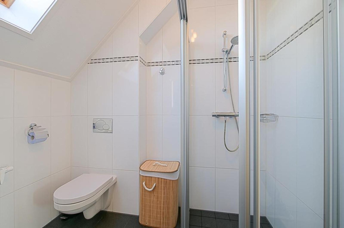 Tussenwoning te huur: Duinhof 10, Den Helder