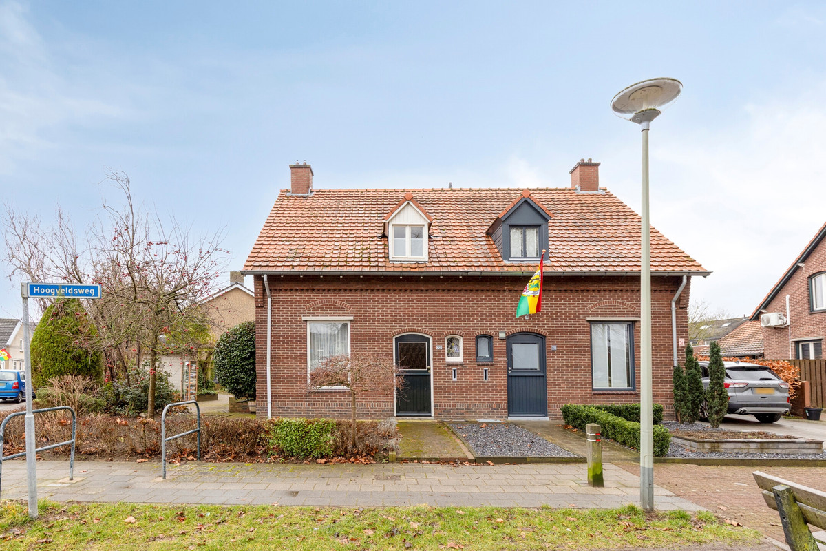 Twee-onder-één-kap te koop: Hoogveldsweg 20A, Echt