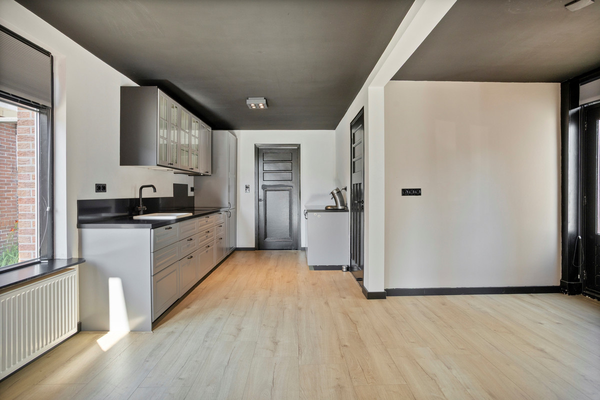 Vrijstaande woning te koop: Middenweg 54, Muntendam