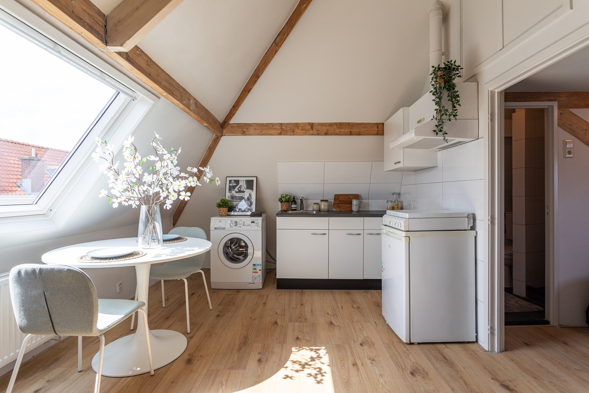 Studio te koop: Van Bylandtstraat 87B, 'S-Gravenhage