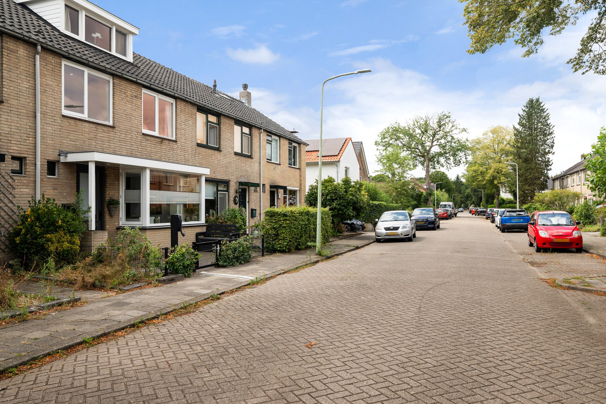 Hoekwoning te koop: Marmontweg 48, Austerlitz