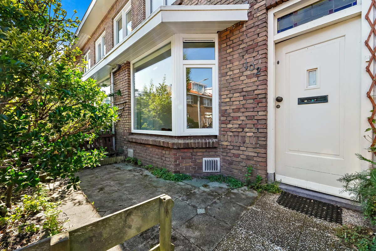 Tussenwoning te koop: Loenensestraat 102, 'S-Gravenhage