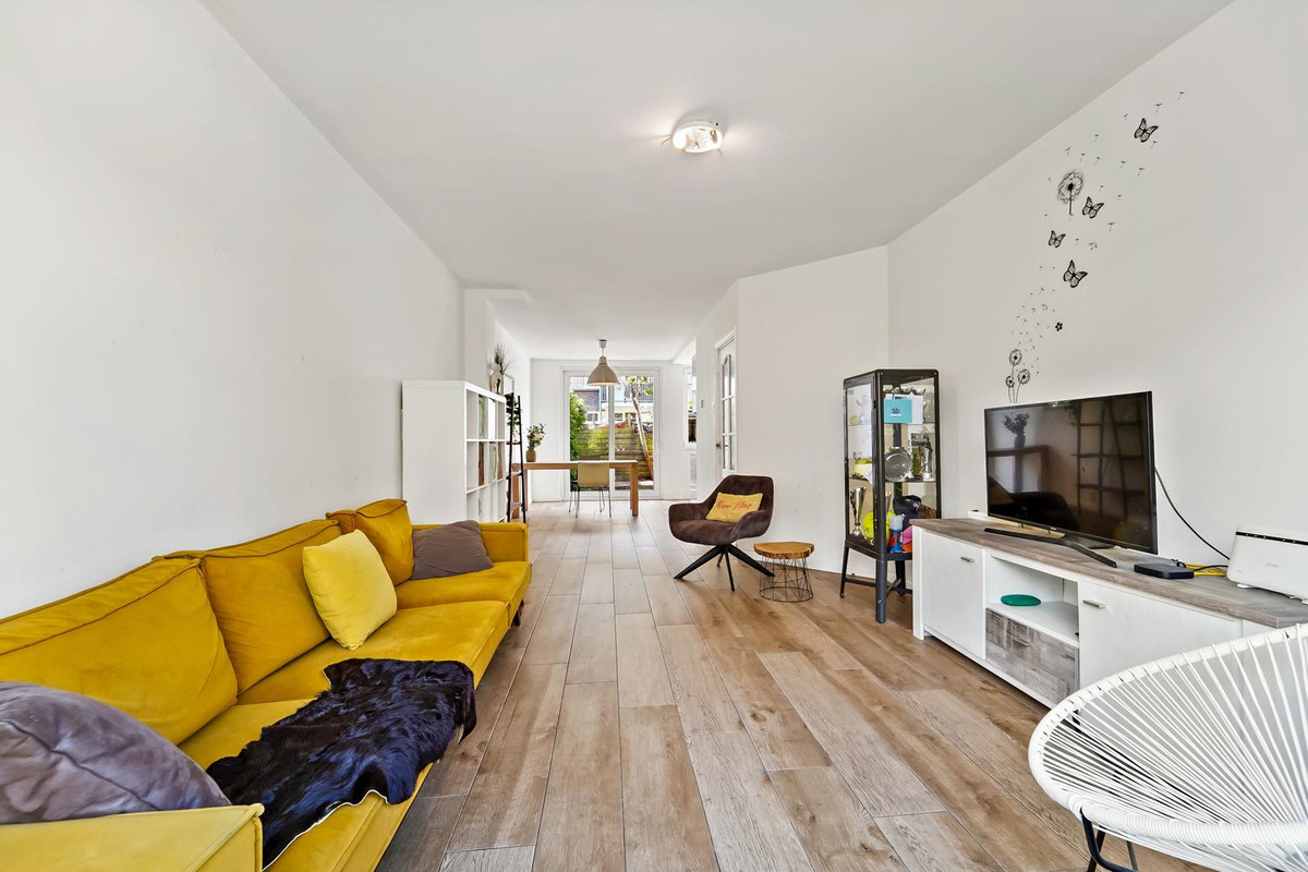 Tussenwoning te koop: Loenensestraat 102, 'S-Gravenhage