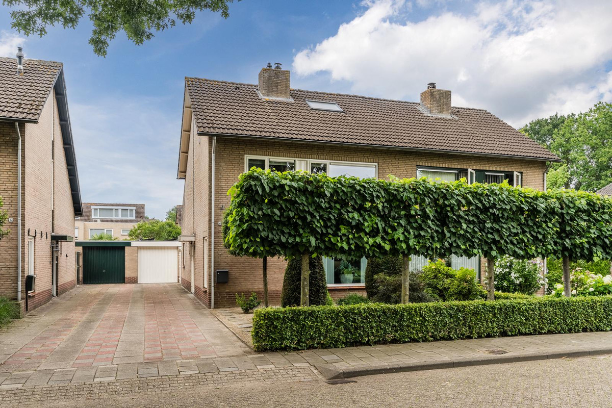 Twee-onder-één-kap te koop: Madeliefstraat 4, Berkel-Enschot