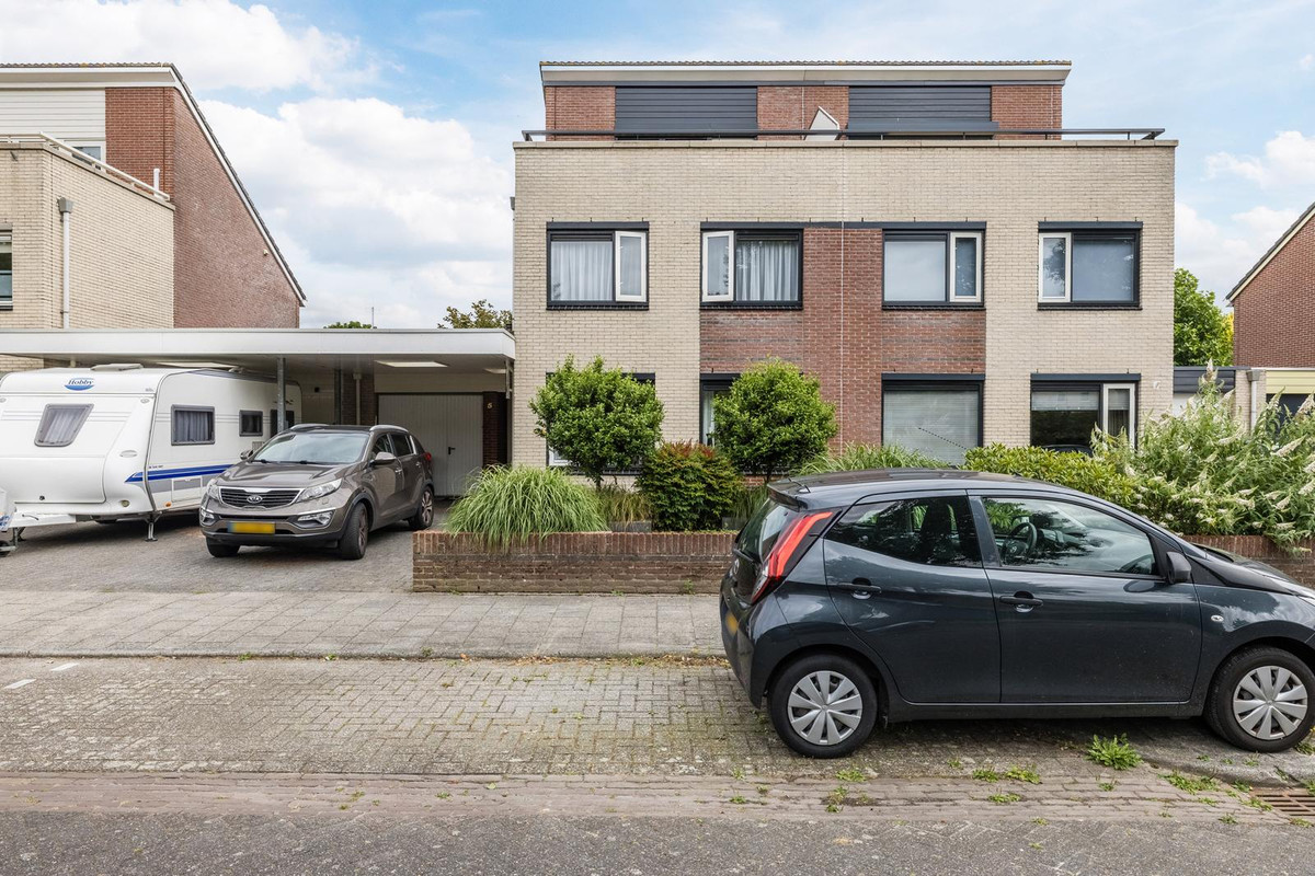 Tussenwoning te koop: Merwede 5, Hoogeveen