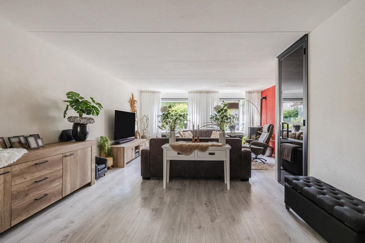 Tussenwoning te koop: Merwede 5, Hoogeveen