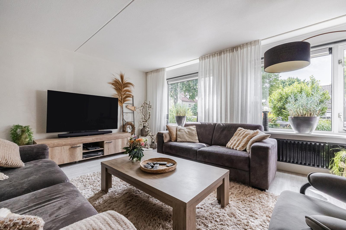 Tussenwoning te koop: Merwede 5, Hoogeveen