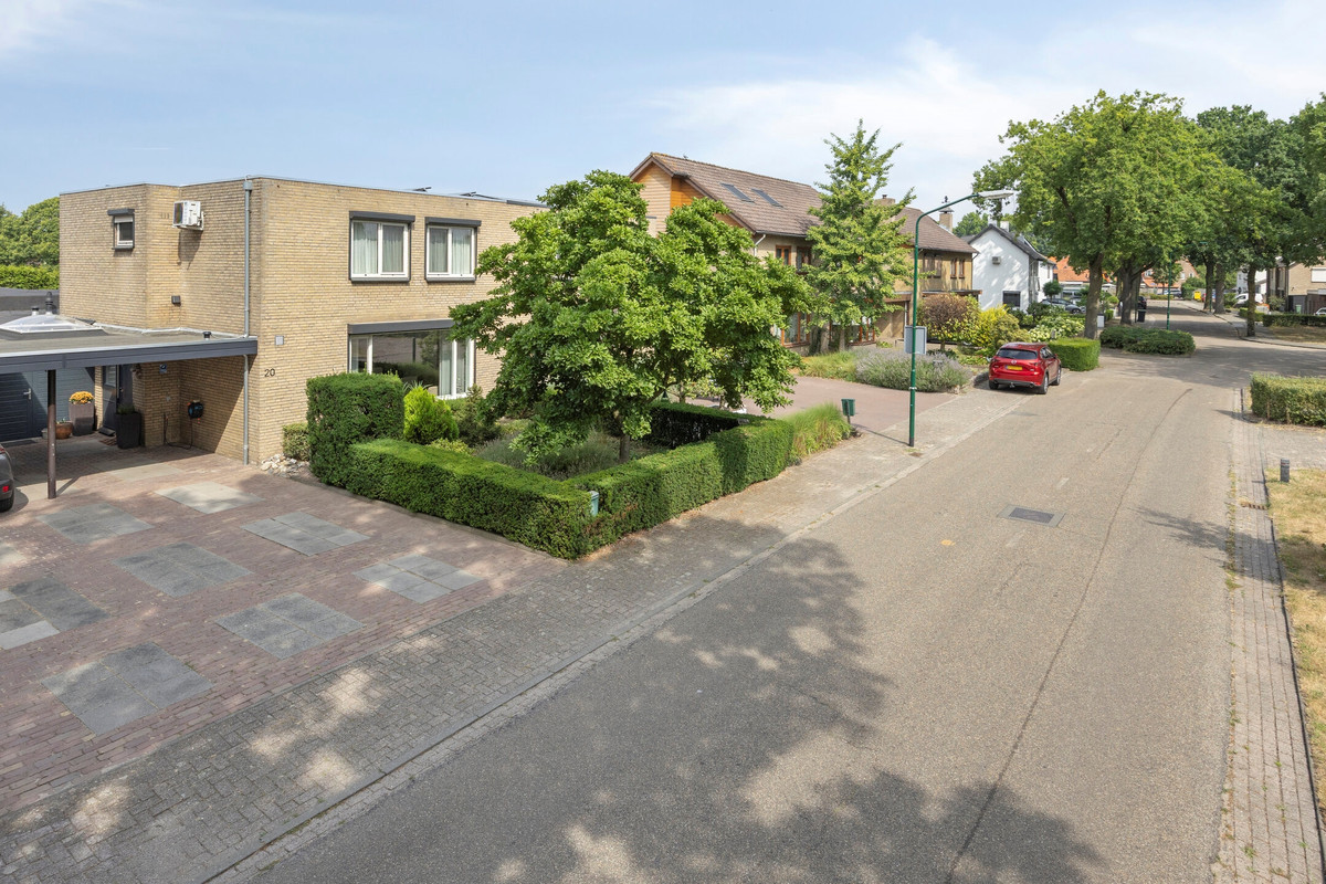 Tussenwoning te koop: Deken van der Cammenweg 20, Heesch