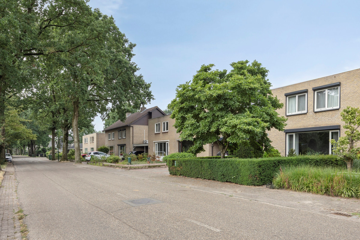 Tussenwoning te koop: Deken van der Cammenweg 20, Heesch