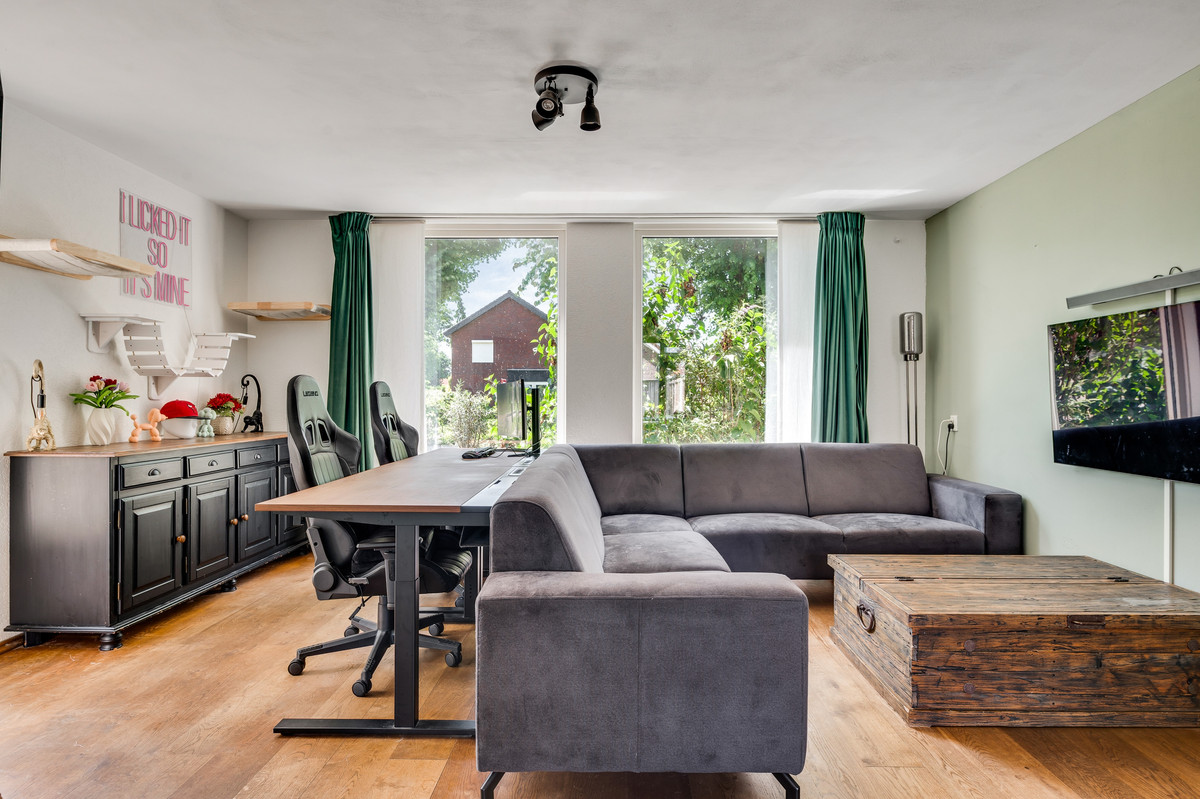 Twee-onder-één-kap te koop: Moostdijk 2, Ospel