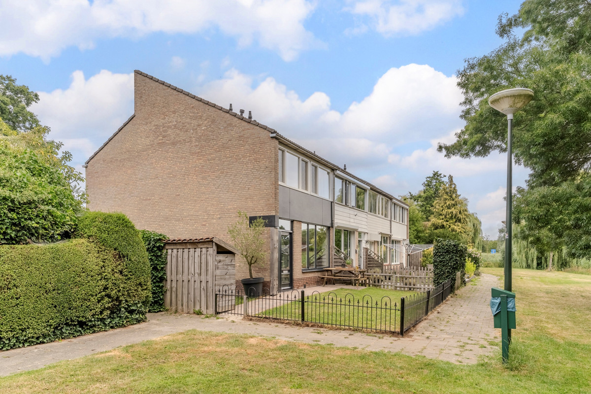 Hoekwoning te koop: Korenschoof 28, Giessen