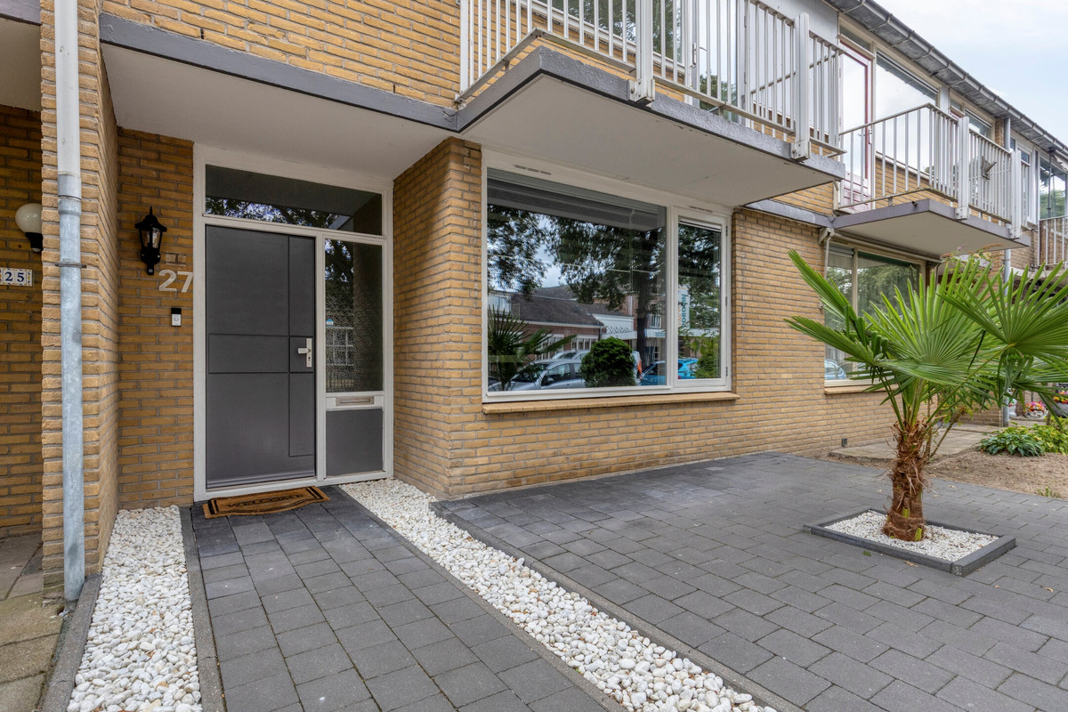 Tussenwoning te koop: Maaslaan 27, Bergen Op Zoom
