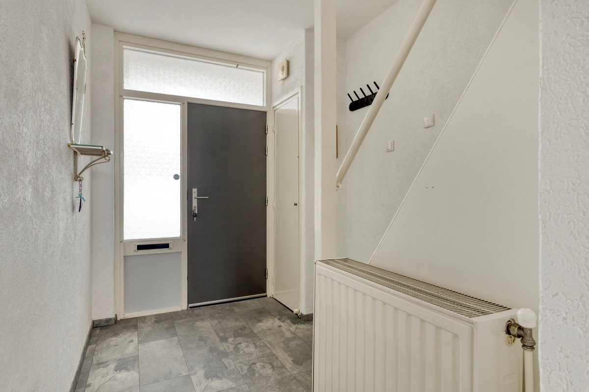 Tussenwoning te koop: Maaslaan 27, Bergen Op Zoom