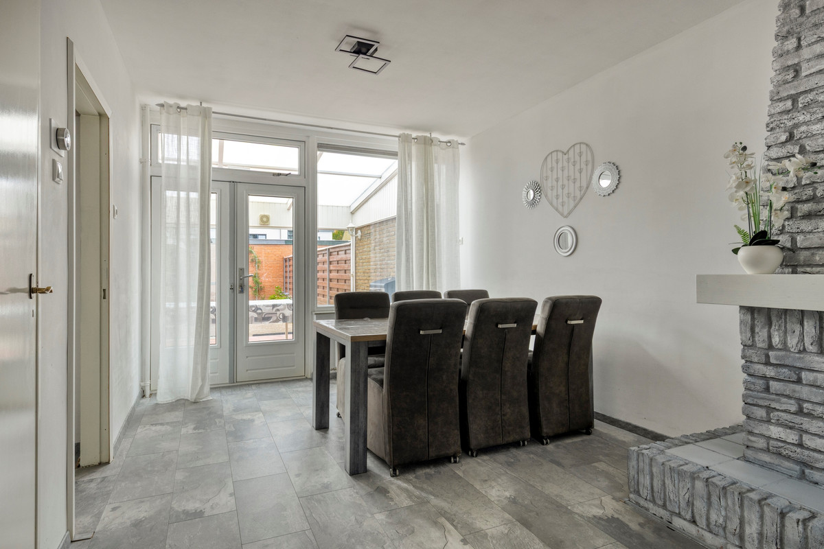 Tussenwoning te koop: Maaslaan 27, Bergen Op Zoom