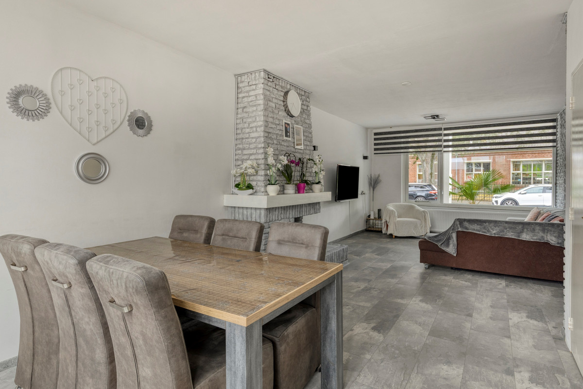 Tussenwoning te koop: Maaslaan 27, Bergen Op Zoom