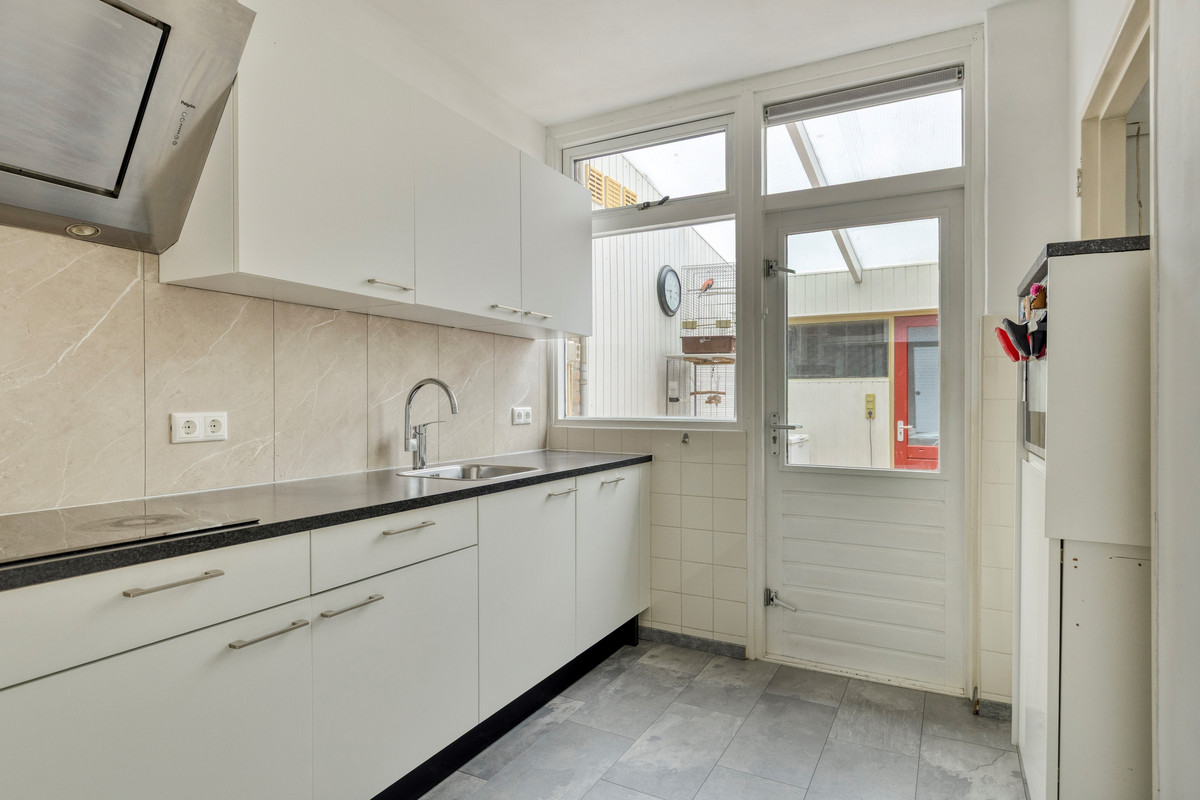 Tussenwoning te koop: Maaslaan 27, Bergen Op Zoom