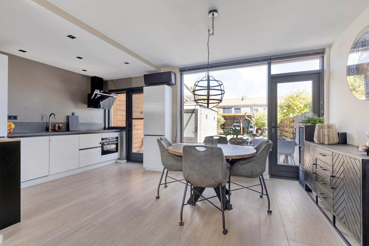 Tussenwoning te koop: Perkstraat 17, Zwijndrecht