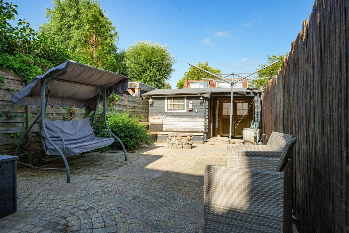 Tussenwoning te koop: C.D.Tuinenburgstraat 89, Rotterdam