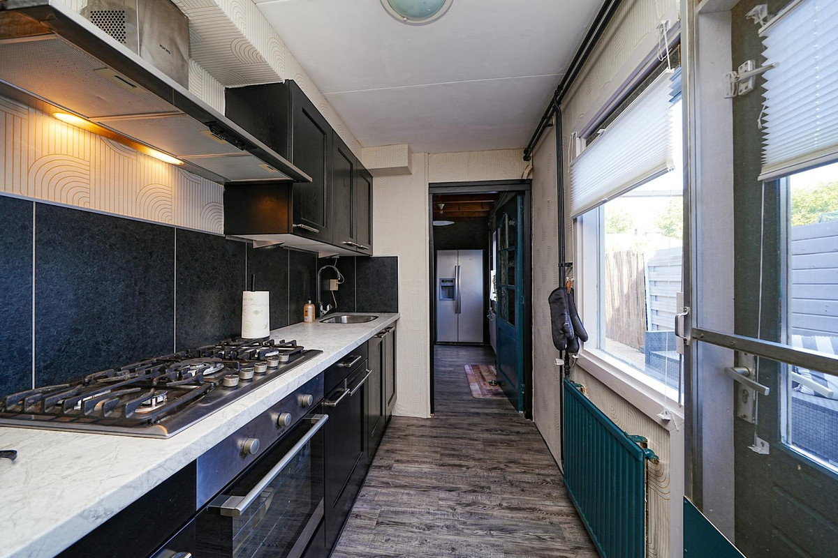 Tussenwoning te koop: C.D.Tuinenburgstraat 89, Rotterdam