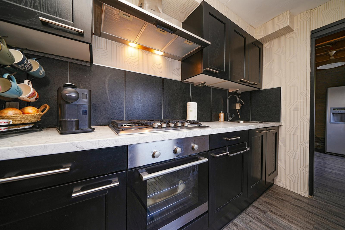 Tussenwoning te koop: C.D.Tuinenburgstraat 89, Rotterdam