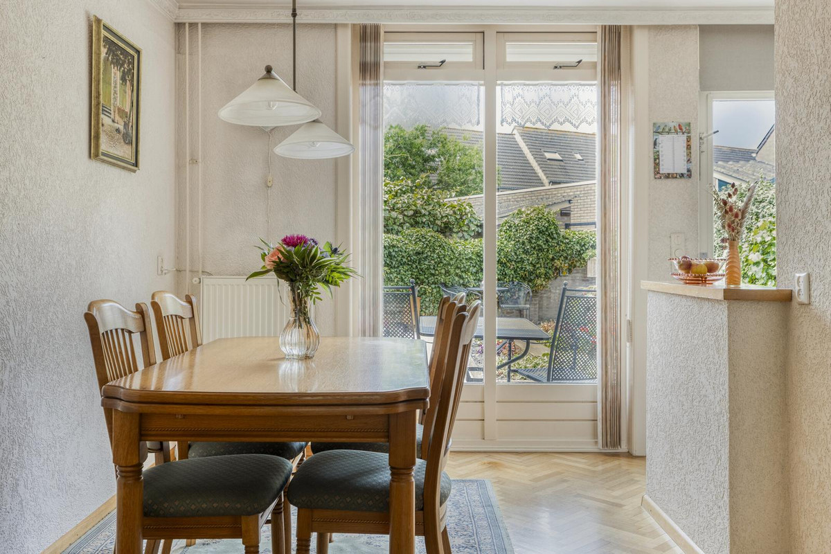 Tussenwoning te koop: Zwitserlandstraat 9, Bergen Op Zoom