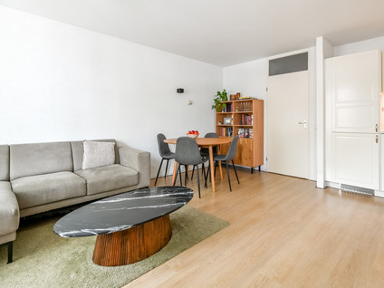 Raadhuisstraat 12