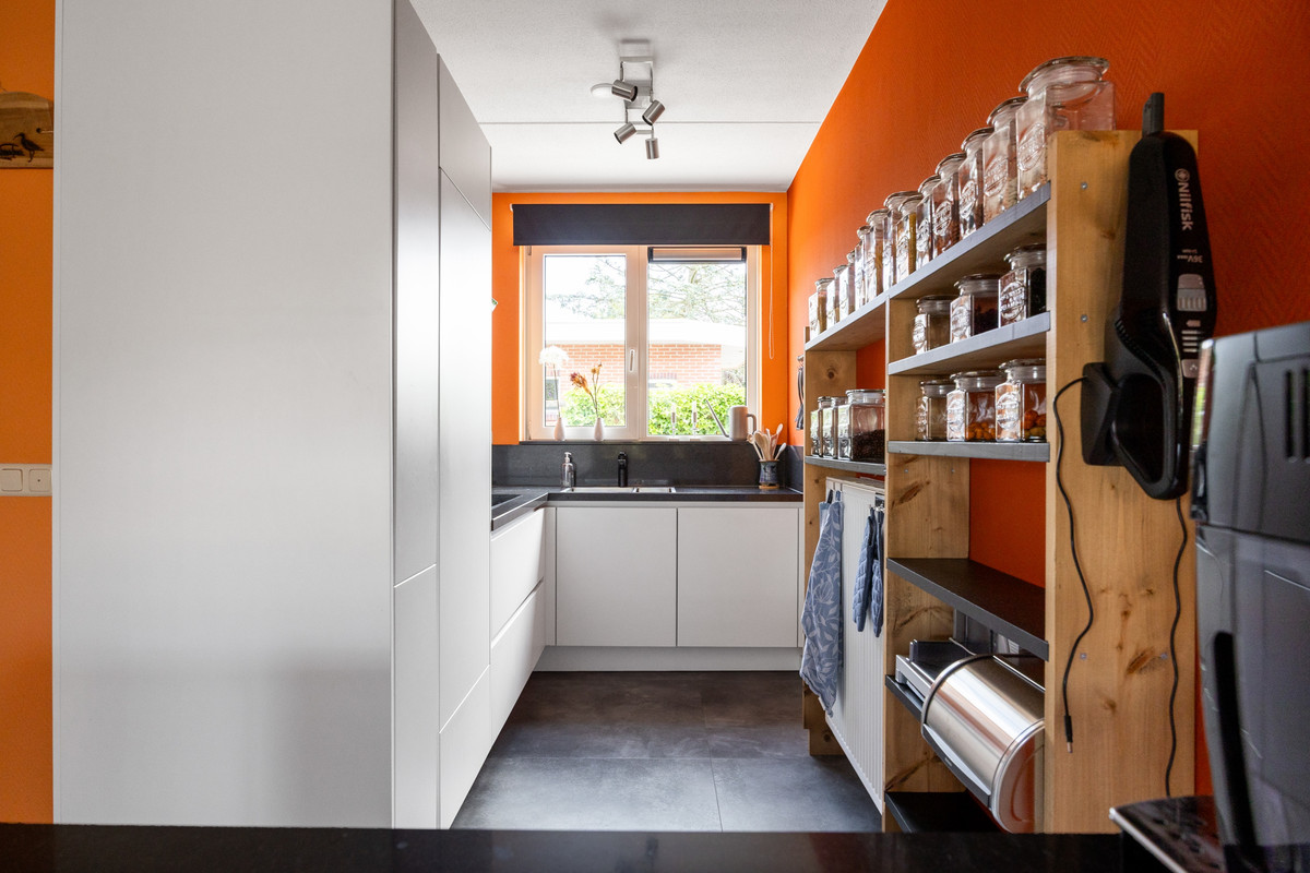 Tussenwoning te koop: Oosterweg 53, De Wilp