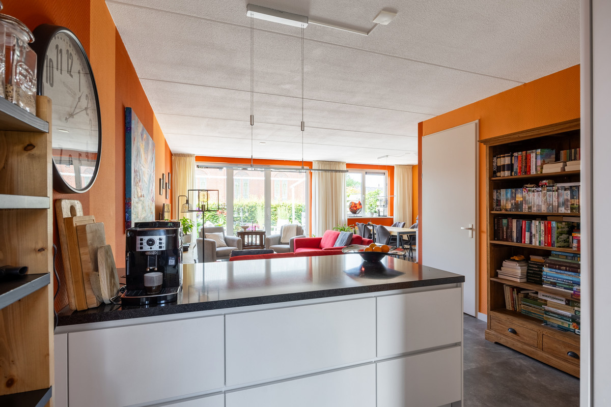 Tussenwoning te koop: Oosterweg 53, De Wilp