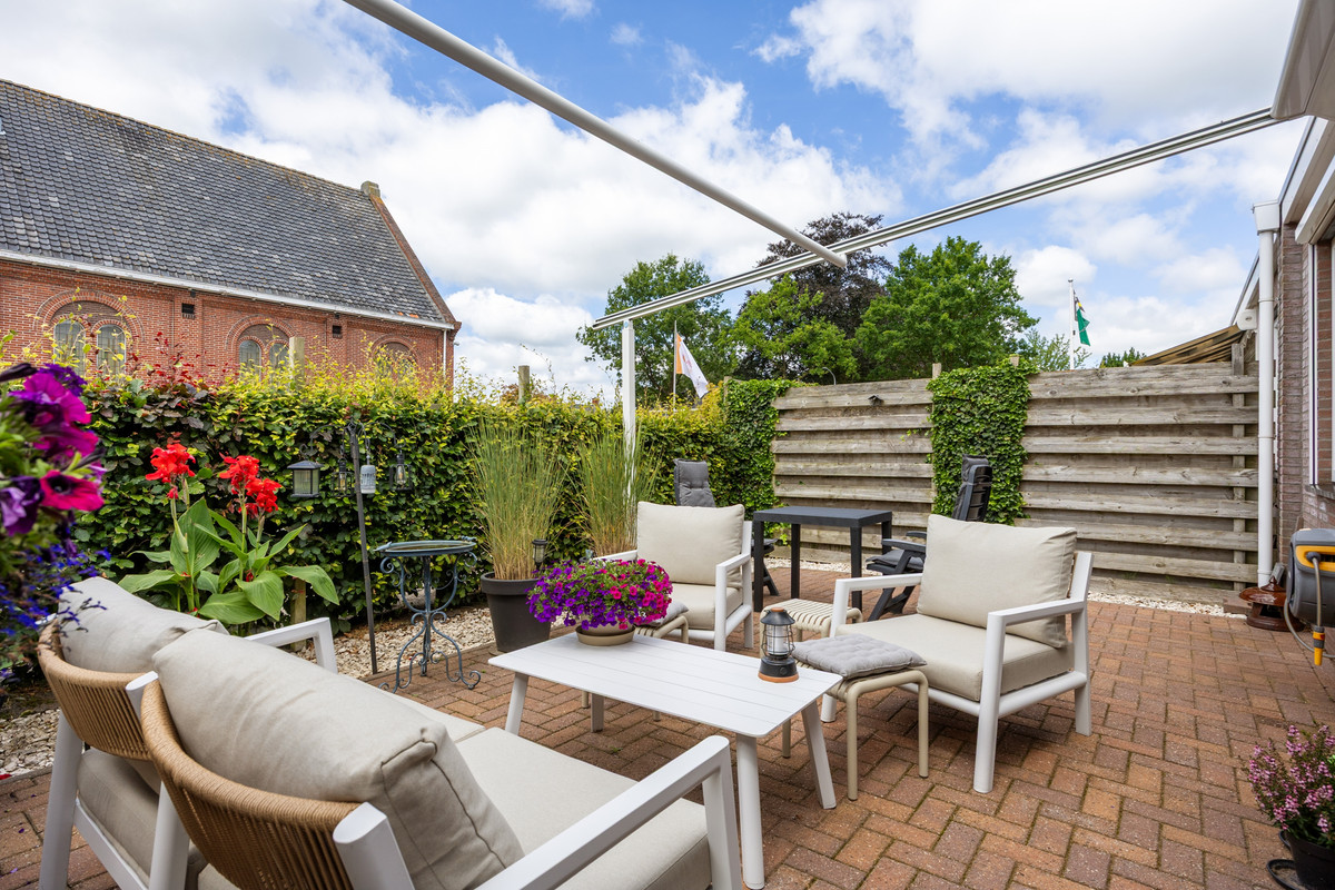 Tussenwoning te koop: Oosterweg 53, De Wilp