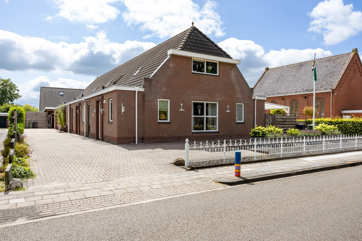Tussenwoning te koop: Oosterweg 53, De Wilp