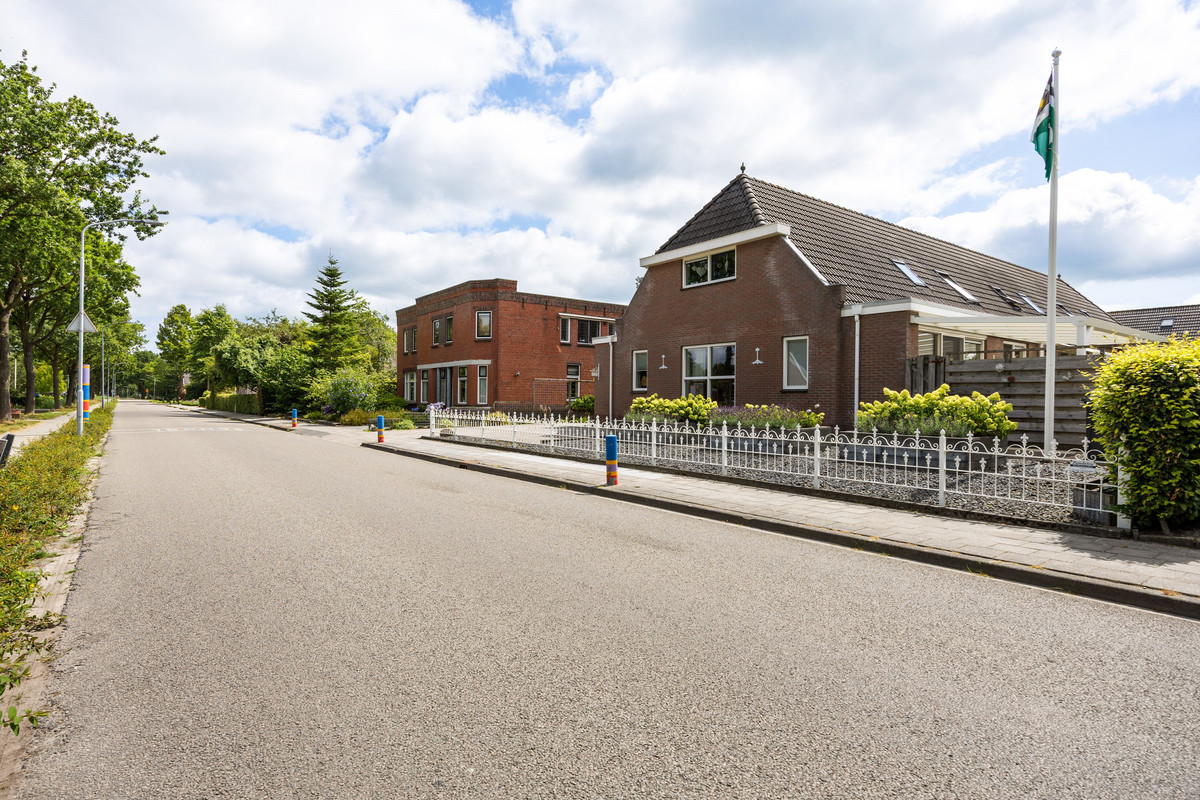 Tussenwoning te koop: Oosterweg 53, De Wilp