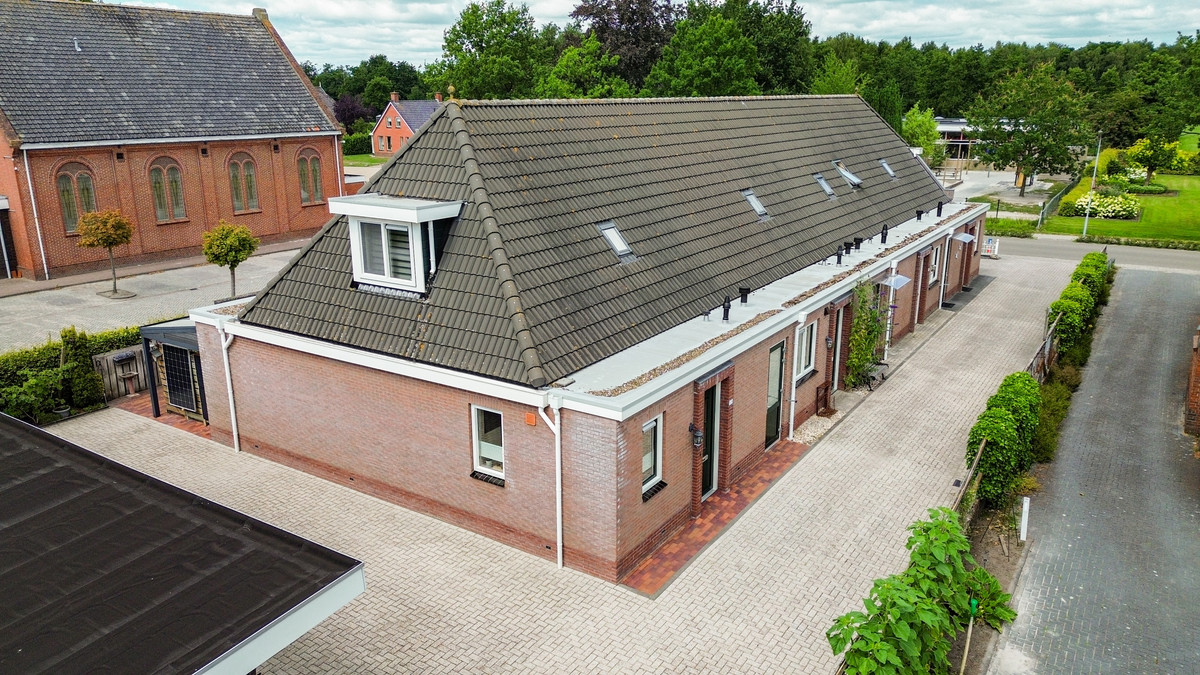 Tussenwoning te koop: Oosterweg 53, De Wilp