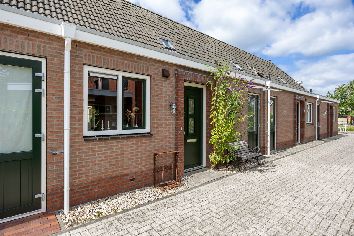 Tussenwoning te koop: Oosterweg 53, De Wilp