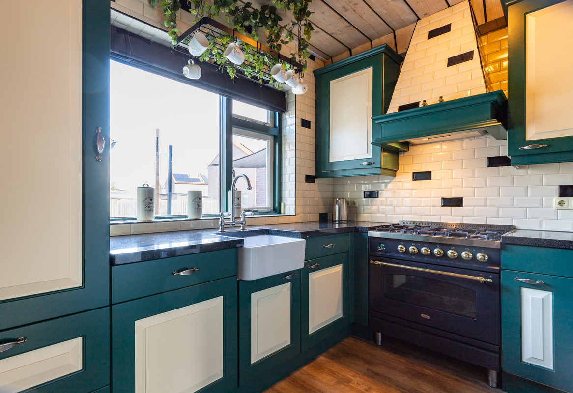 Tussenwoning te koop: Burgemeester Vostersstraat 61, Oude Wetering