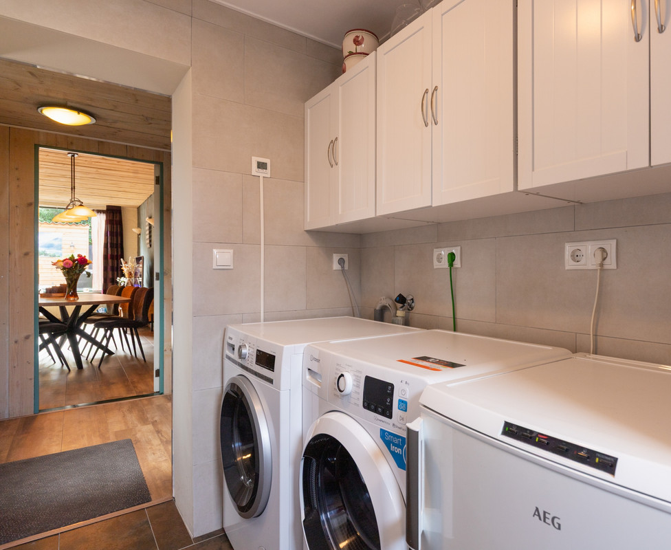 Tussenwoning te koop: Burgemeester Vostersstraat 61, Oude Wetering