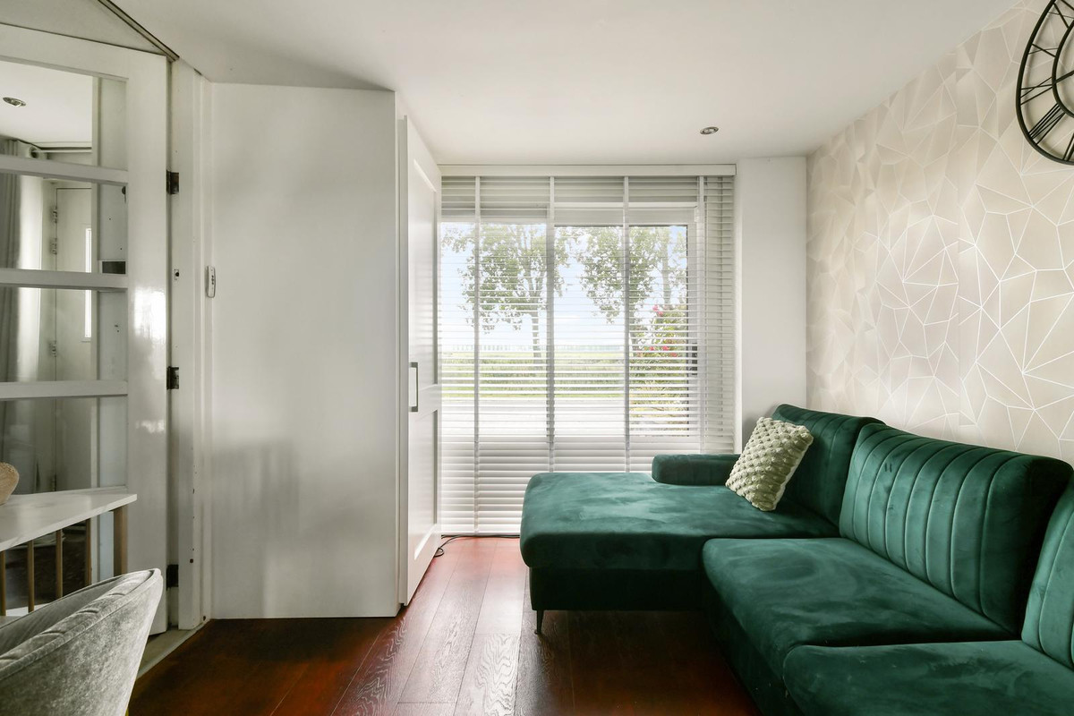 Tussenwoning te koop: Albaststraat 45, Almere