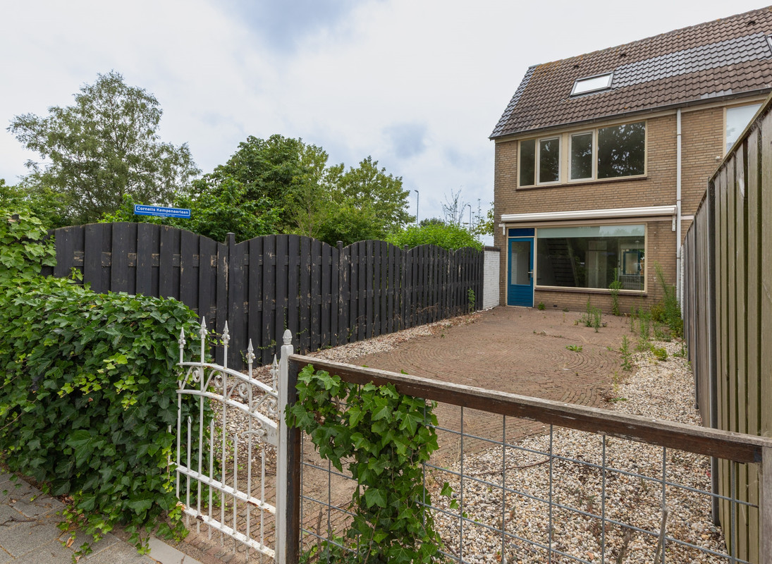 Hoekwoning te koop: Cornelis Kempenaarlaan 125, Woubrugge